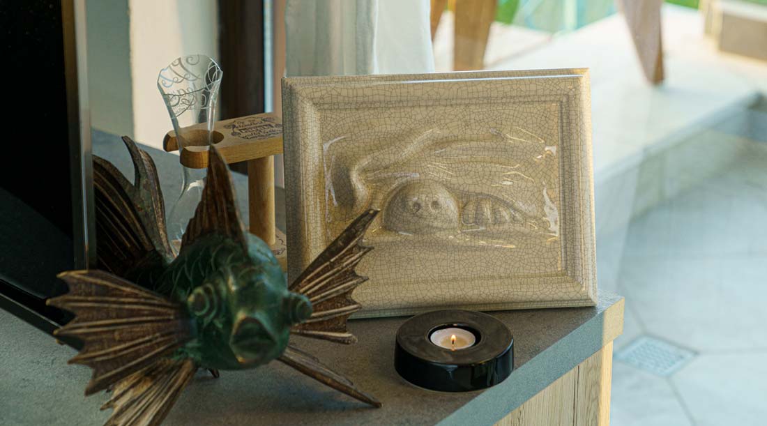 5 beige pet cremation urns