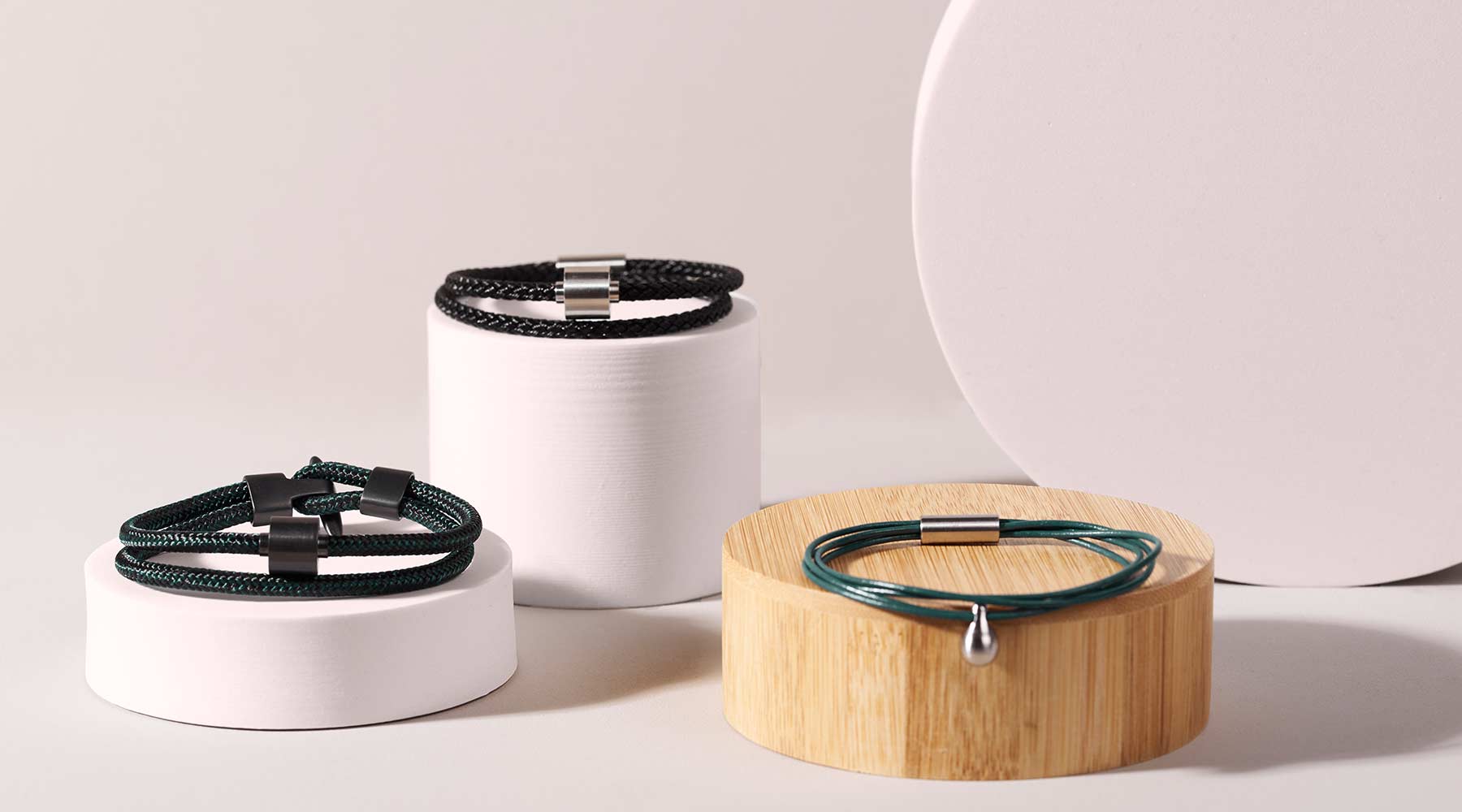 6 Captivating Black Bracelets For Ashes