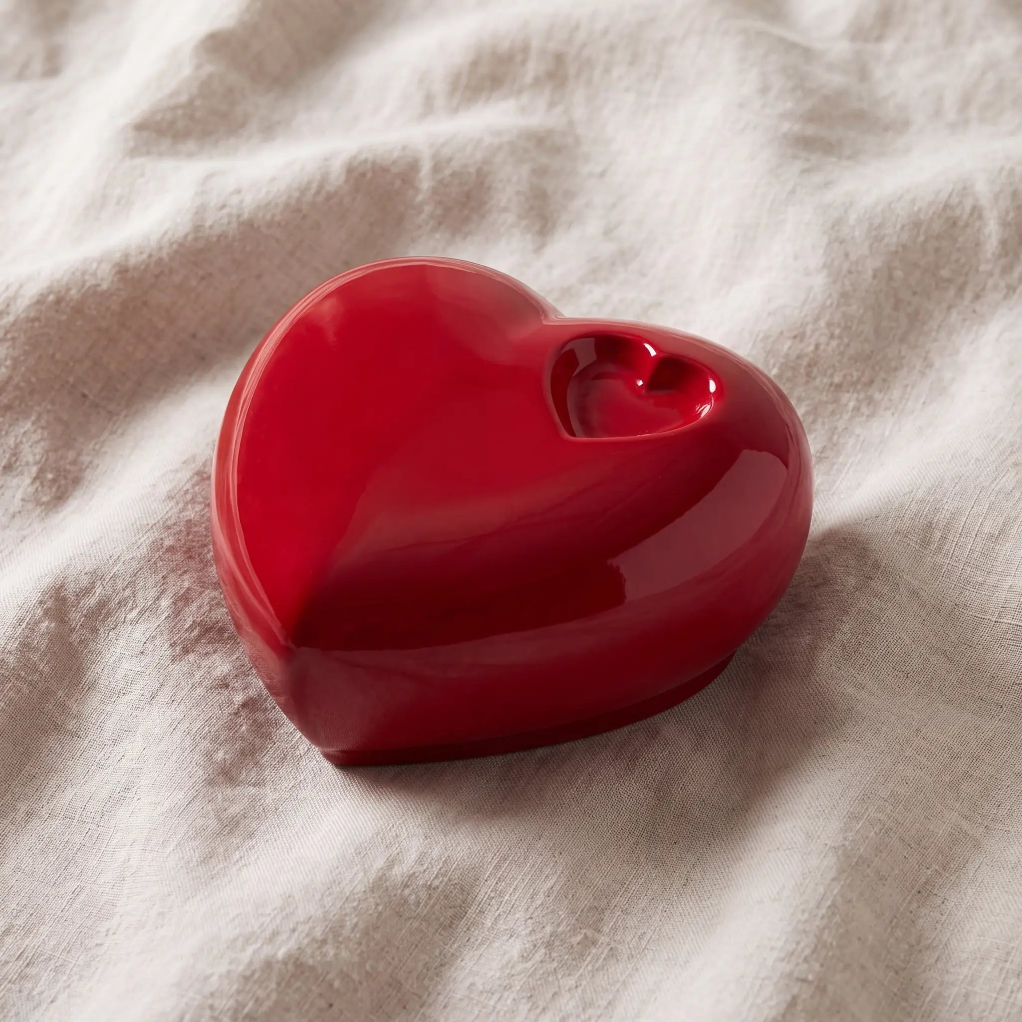 Big-Heart-Double-Urn-for-Ashes-in-Red-On-Linen