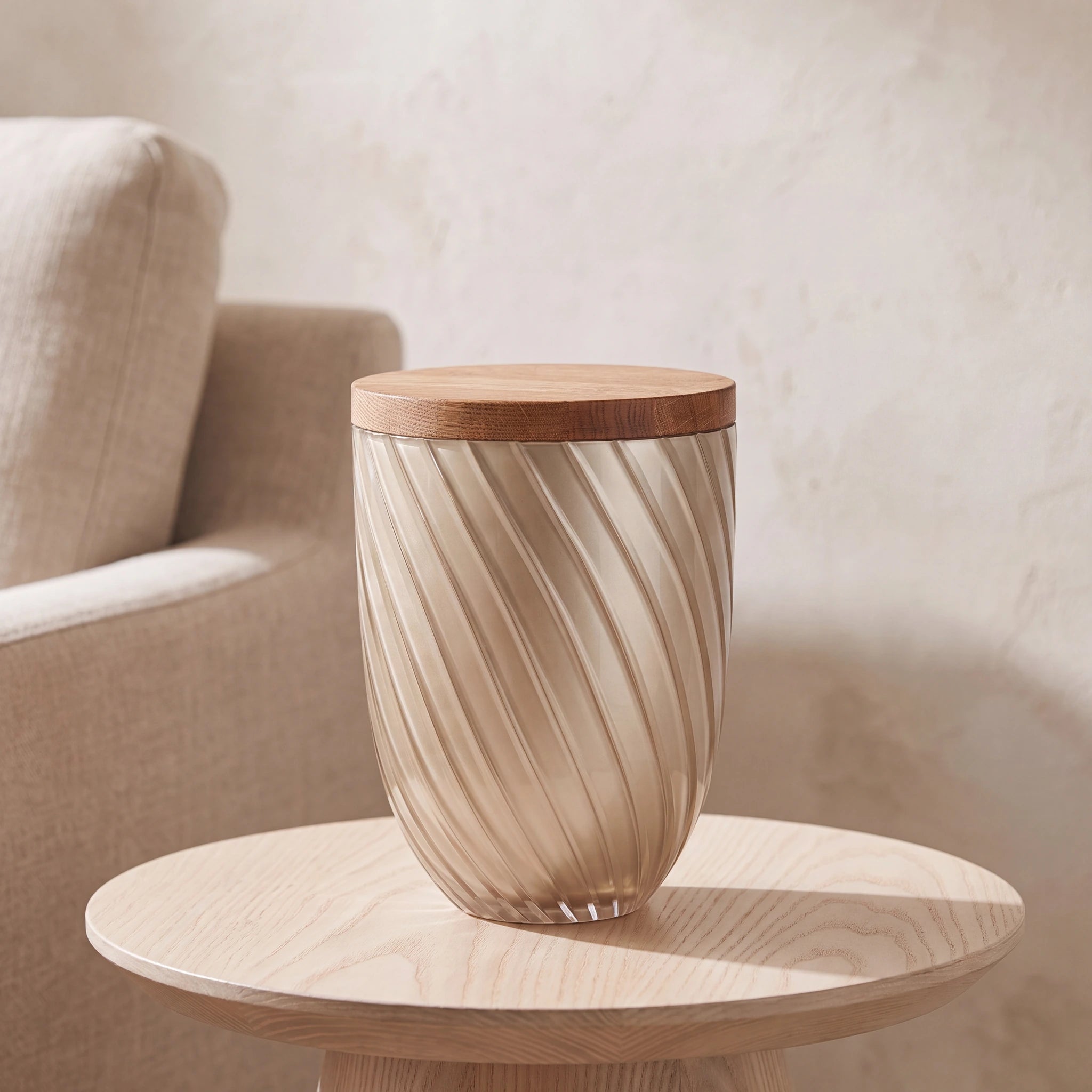 Crystal Adult Cremation Urn for Ashes with Oak Lid in Champagne
