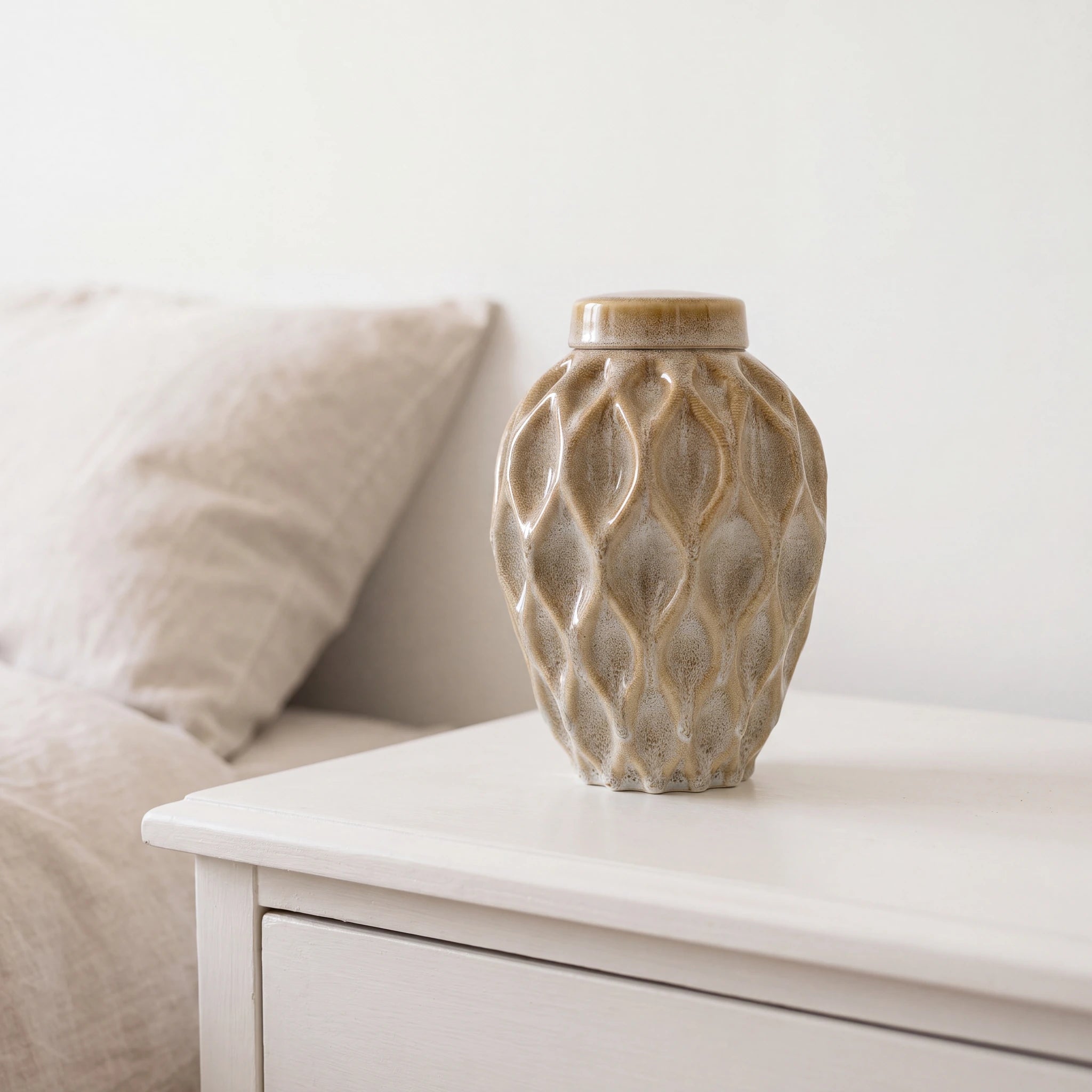 Echo Adult Cremation Urn for Ashes in Light Sand