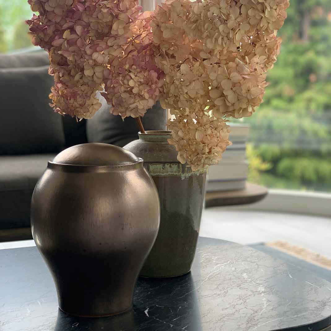Gold Classic Adult Cremation Urn for Ashes