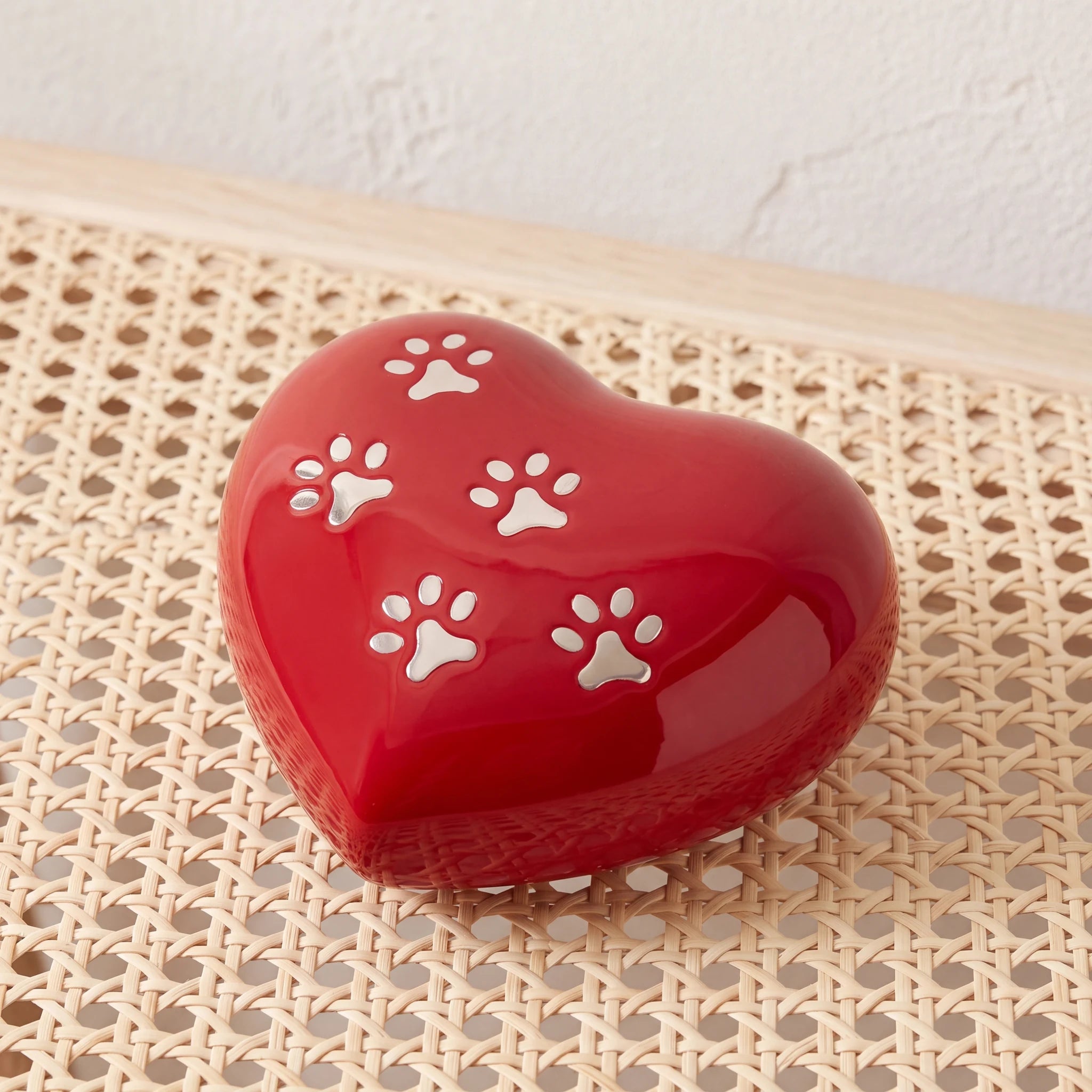 Heart-Pawprints-Pet-Keepsake-Urn-for-Ashes-in-Red-Gold-heart_cane_above