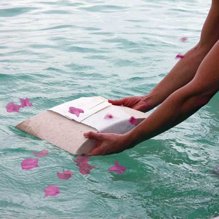 Journey Biodegradable Water Urn for Ashes - Natural (Beige) – Extra Large