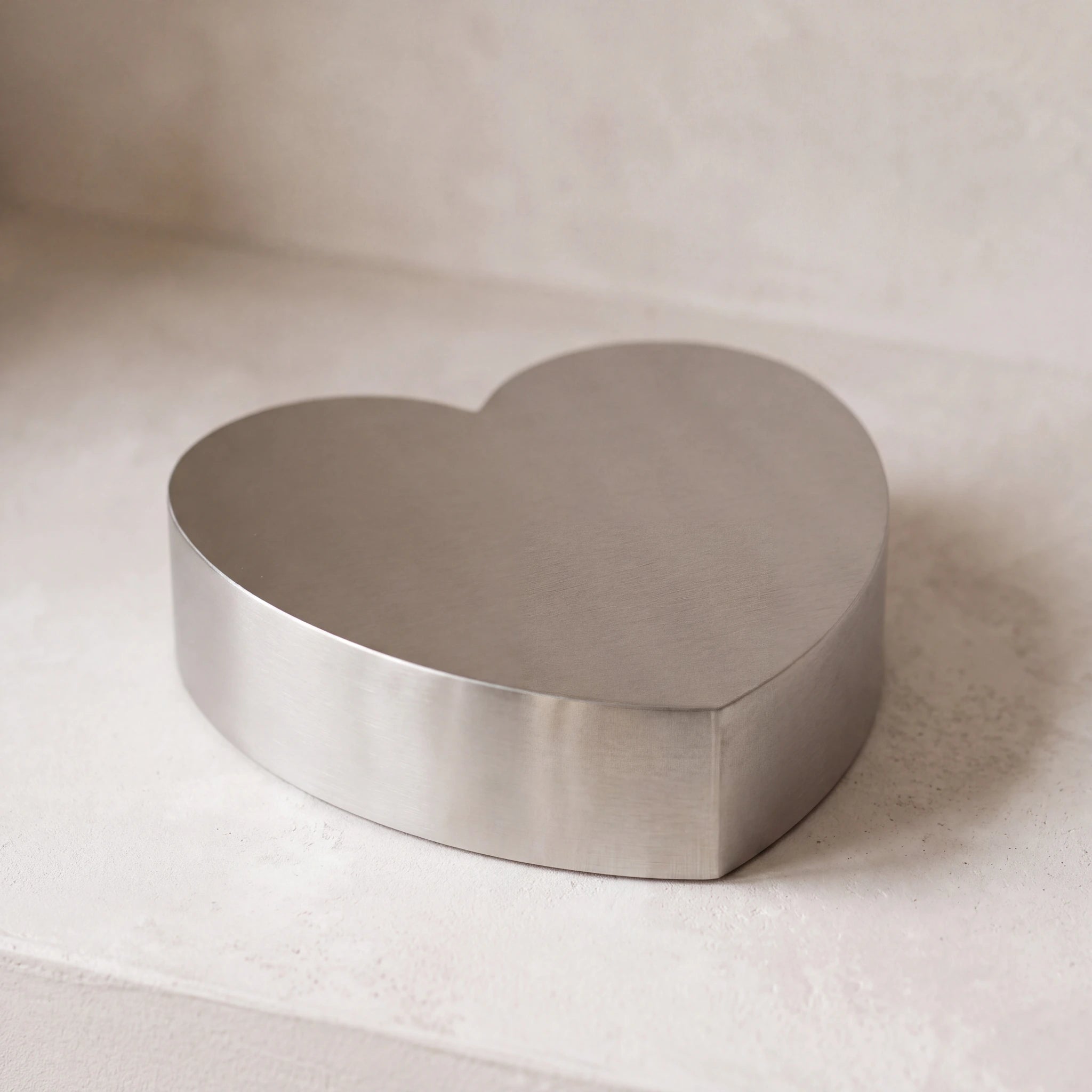 Love-Heart-Medium-Urn-for-Ashes-in-Stainless-Steel-heart_plaster_above