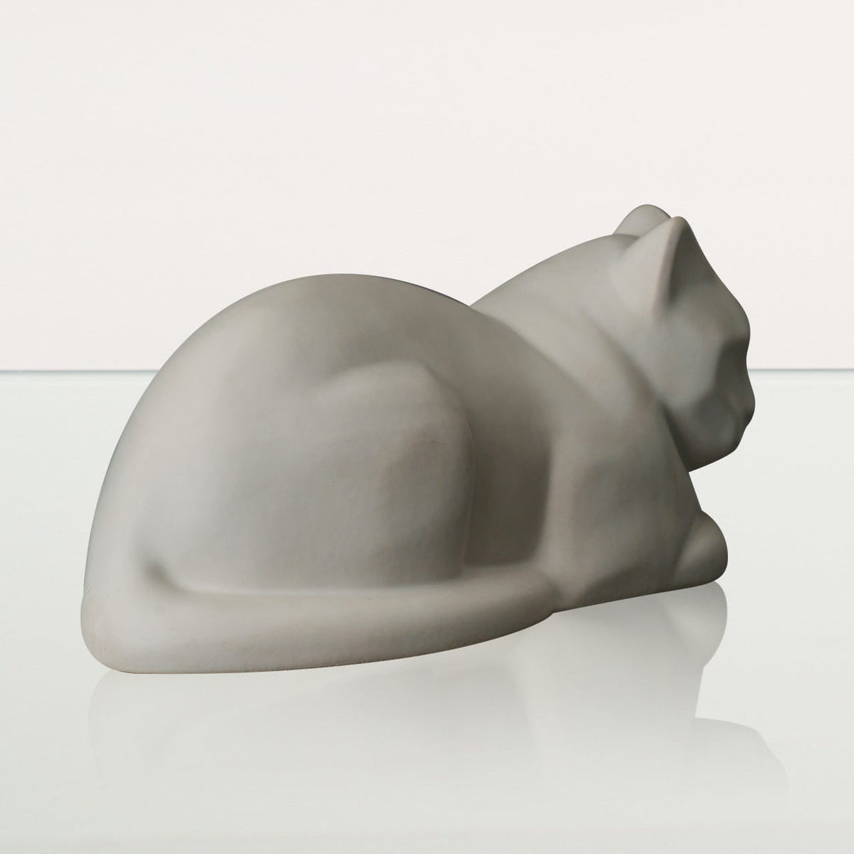 Lying-Cat-Urn-for-Ashes-in-Matte-White-02