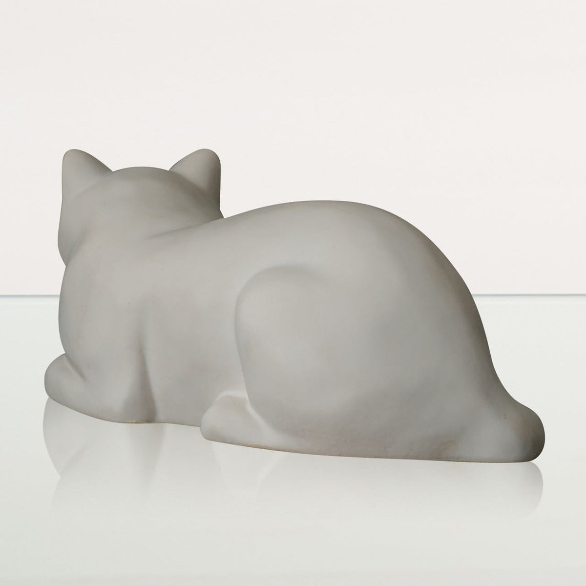 Lying-Cat-Urn-for-Ashes-in-Matte-White-04