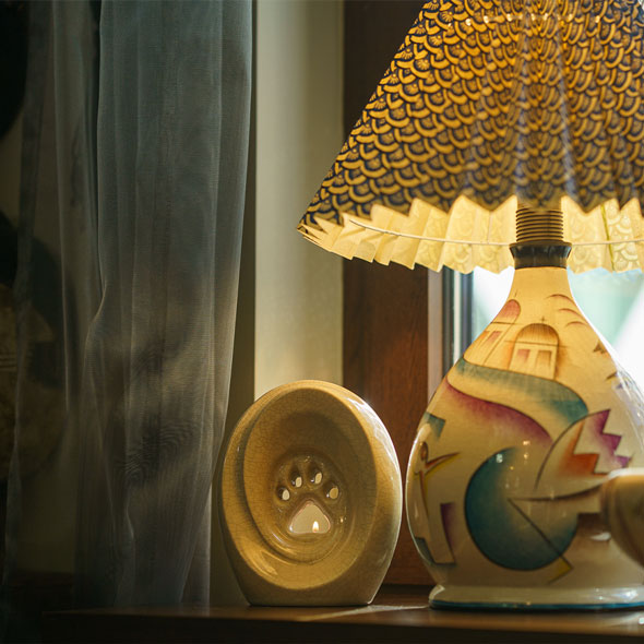 Paw Passage Cremation Urn For Ashes Crackle Glaze By Lamp