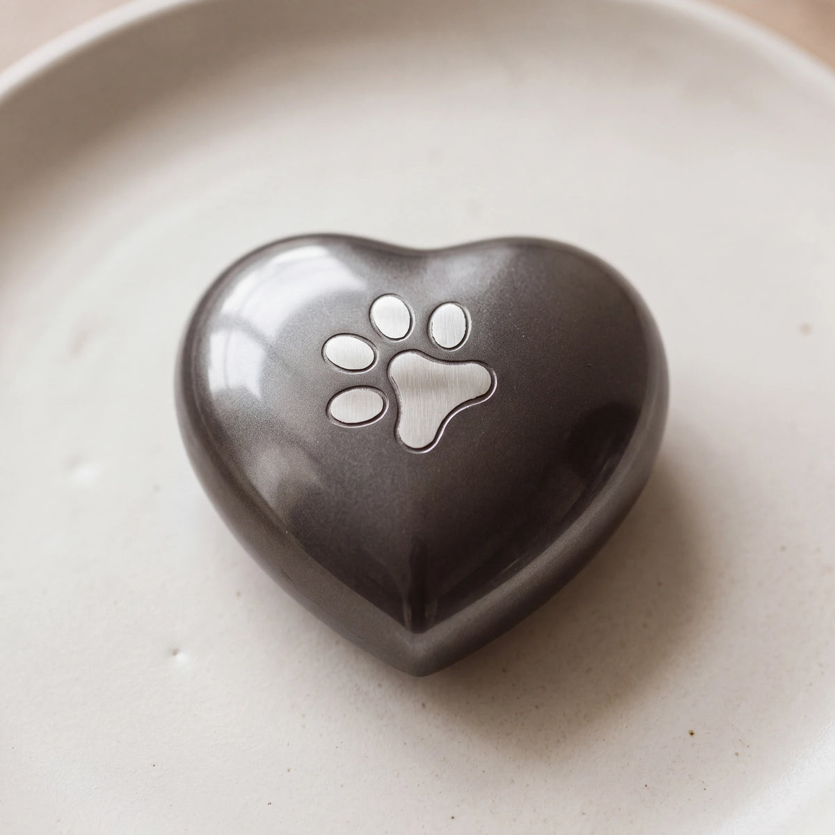 Pawprint-Heart-Pet-Urn-for-Ashes-in-Graphite-Silver-Medium-heart_stoneware_above