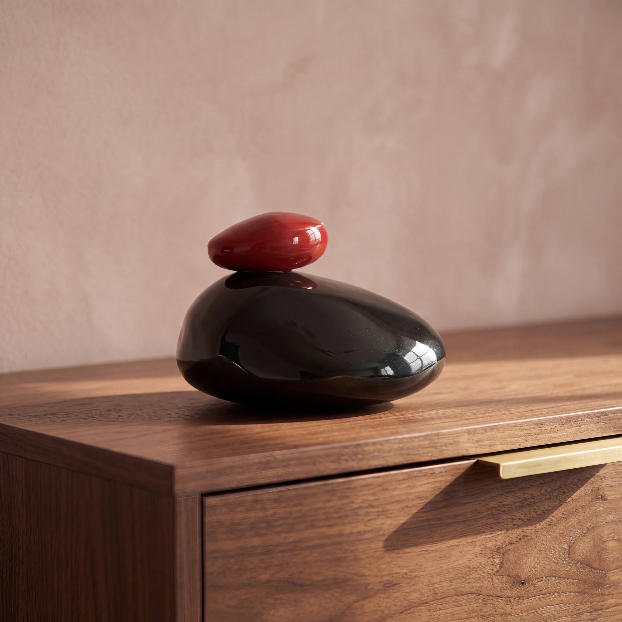Pebbles Adult Cremation Urn for Ashes in Glossy Black and Red