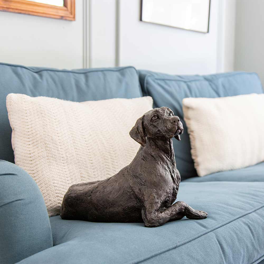 Pointer Urn for Ashes