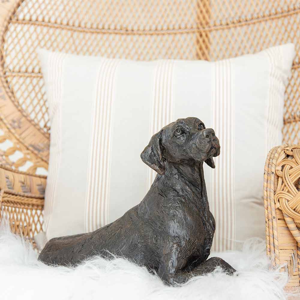 Pointer Urn for Ashes