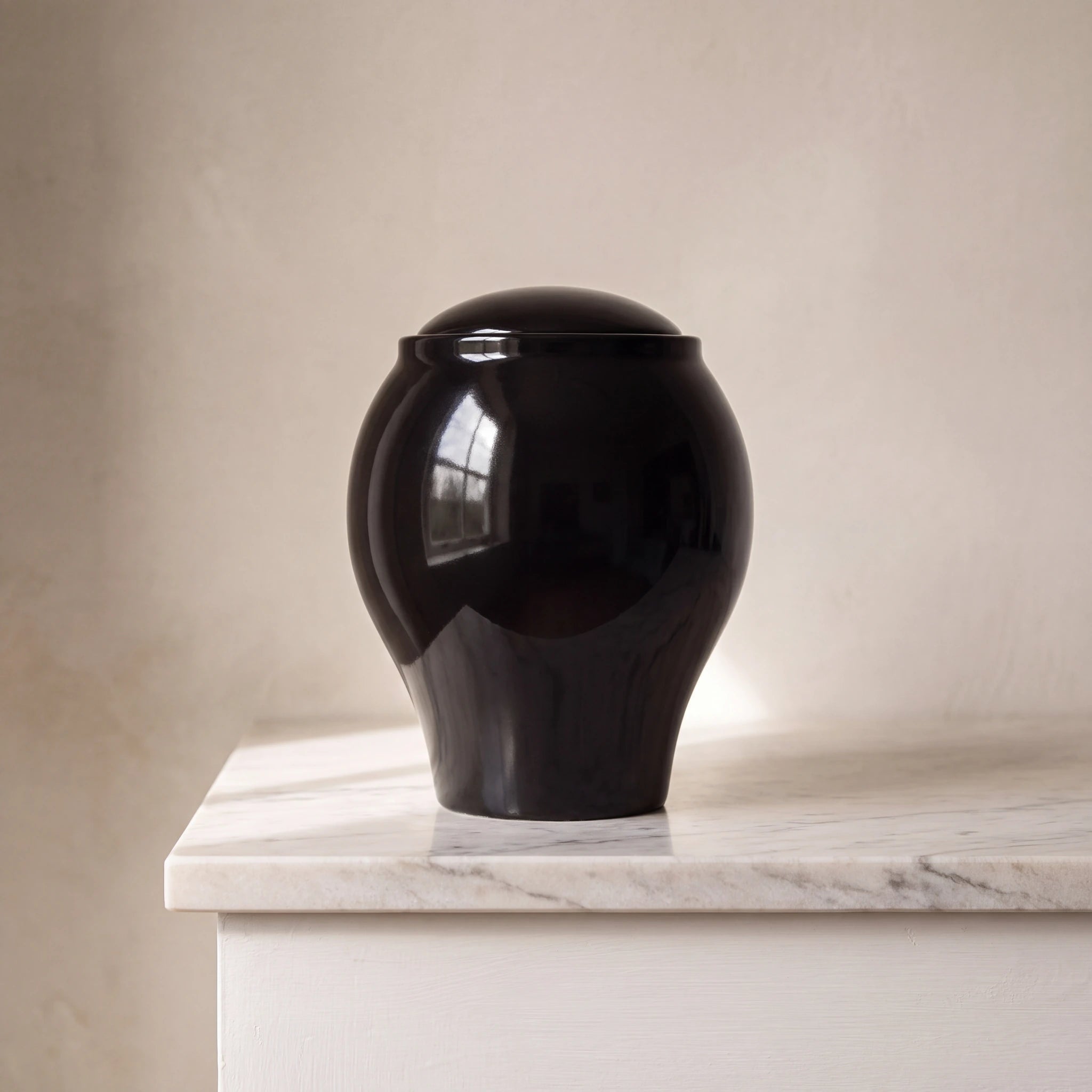 Pure Black Classic Adult Cremation Urn for Ashes