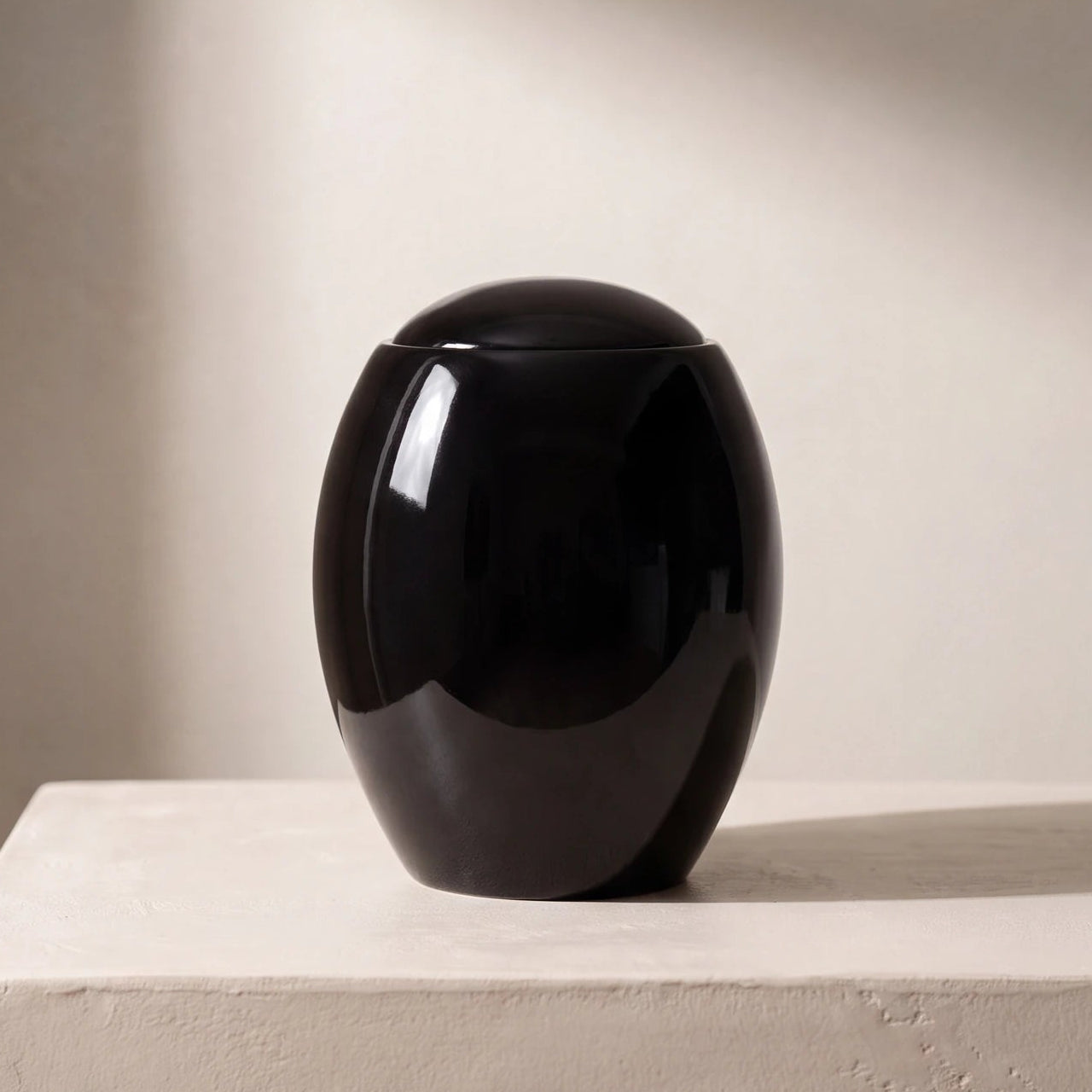 Pure Black Modern Adult Cremation Urn for Ashes