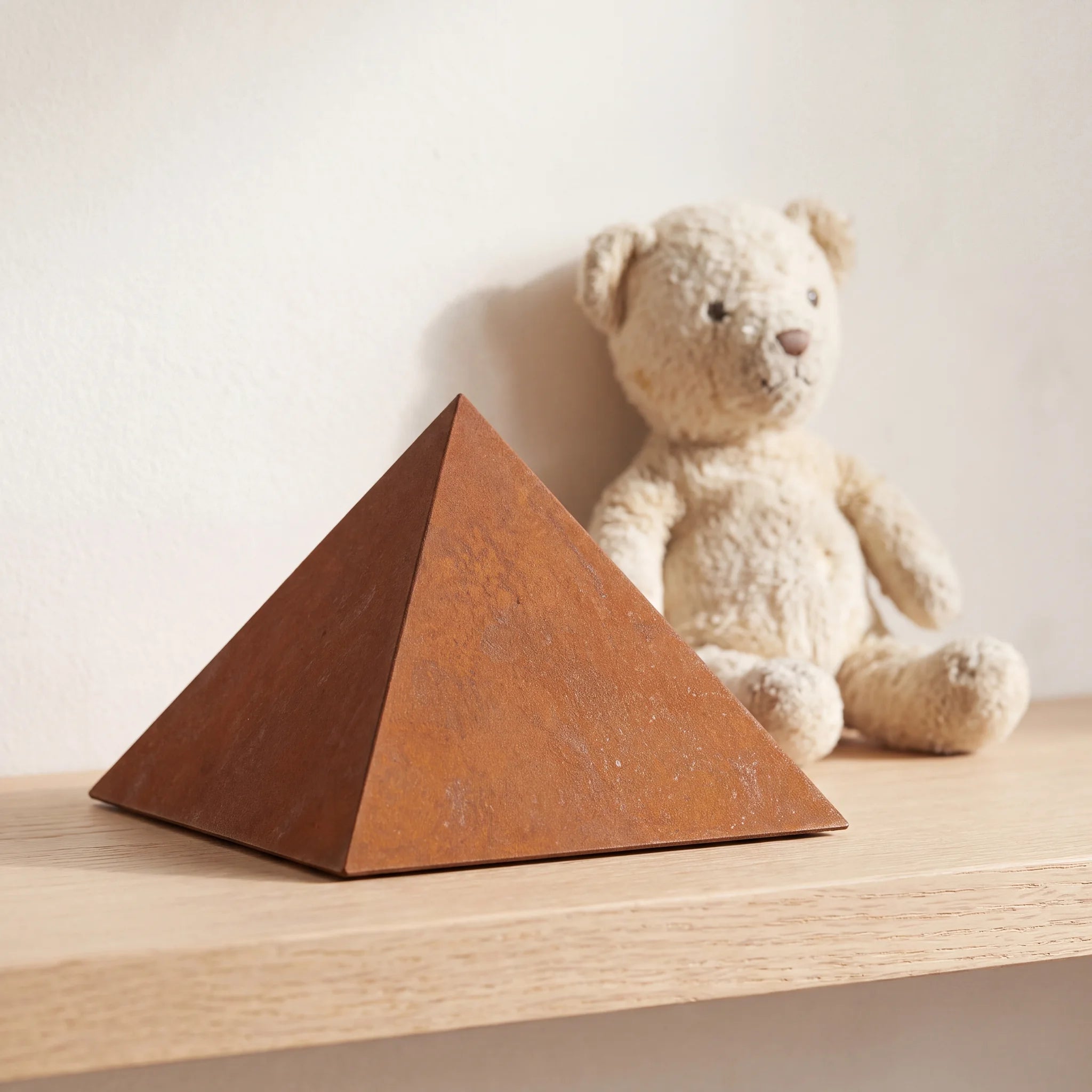 Pyramid-Pet-Urn-for-Ashes-in-Corten-Steel-pet_soft_toy_shelf