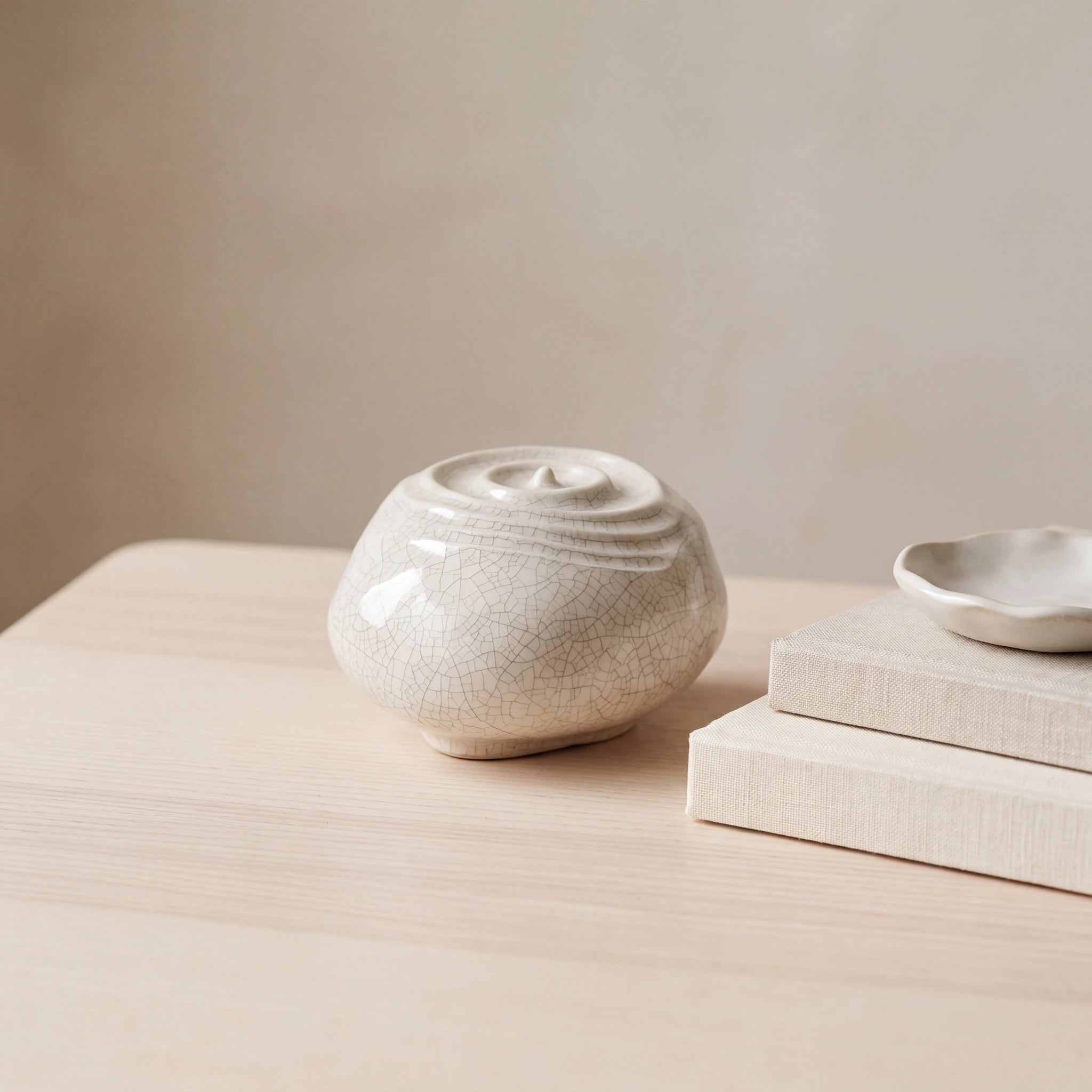 Ripples-Small-Urn-for-Ashes-in-Crackle-Glaze-keepsake_books_dish-Right-Angle
