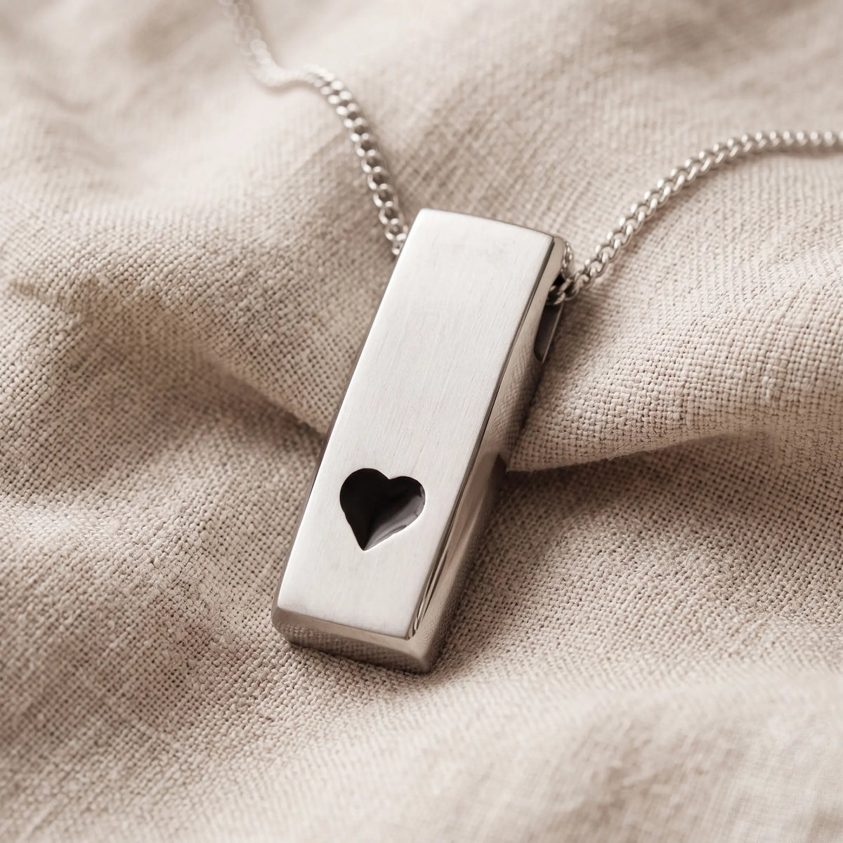 Self-fill-Bar-Heart-Memorial-Ashes-Pendant-On-Linen