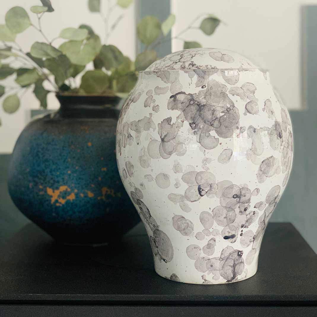Splash Classic Adult Cremation Urn for Ashes in White
