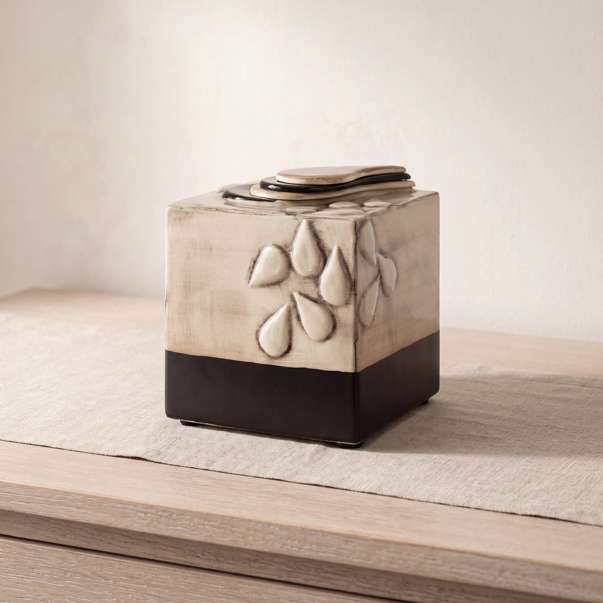Teardrop Cube Adult Cremation Urn for Ashes