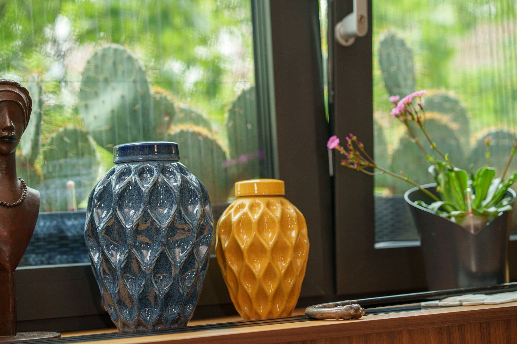Echo Adult Cremation Urn for Ashes in Blue