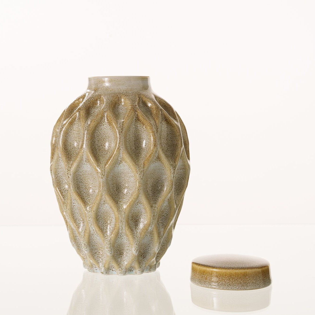 Echo Adult Cremation Urn for Ashes in Light Sand