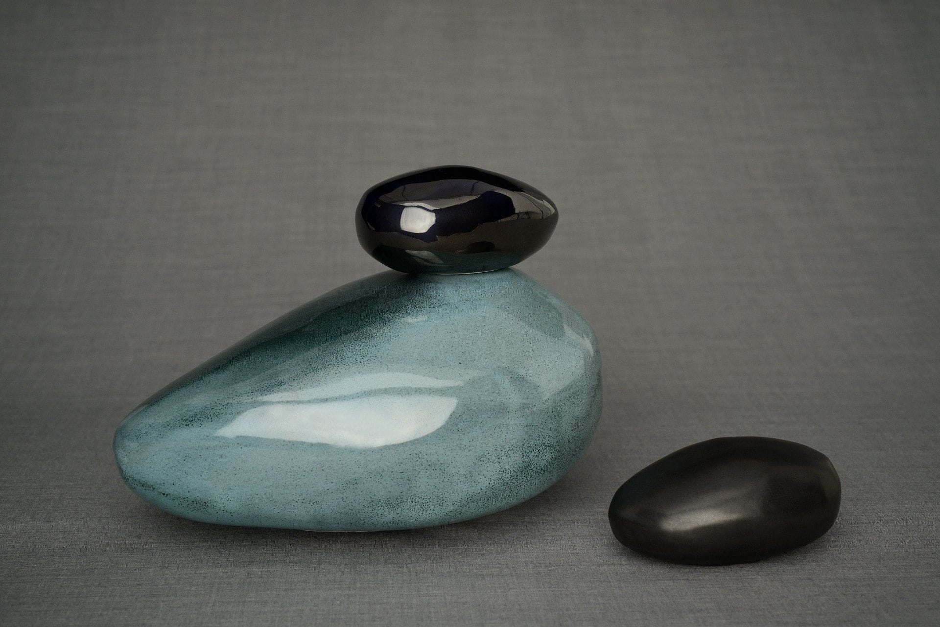 Pebbles Adult Cremation Urn for Ashes in Oxide Green