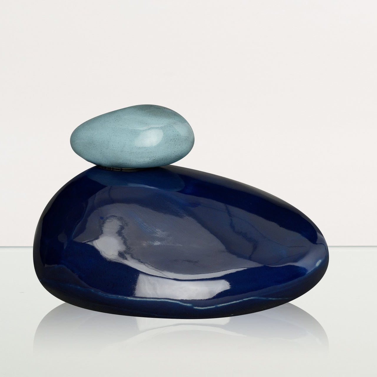 Pebbles Adult Cremation Urn for Ashes in Metallic Blue