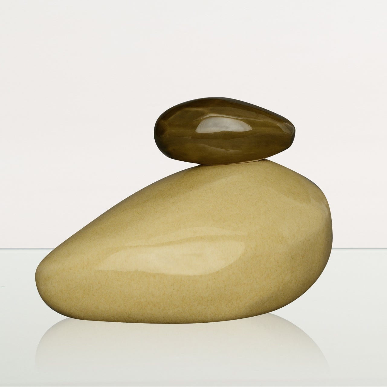 Pebbles Adult Cremation Urn for Ashes in Light Sand
