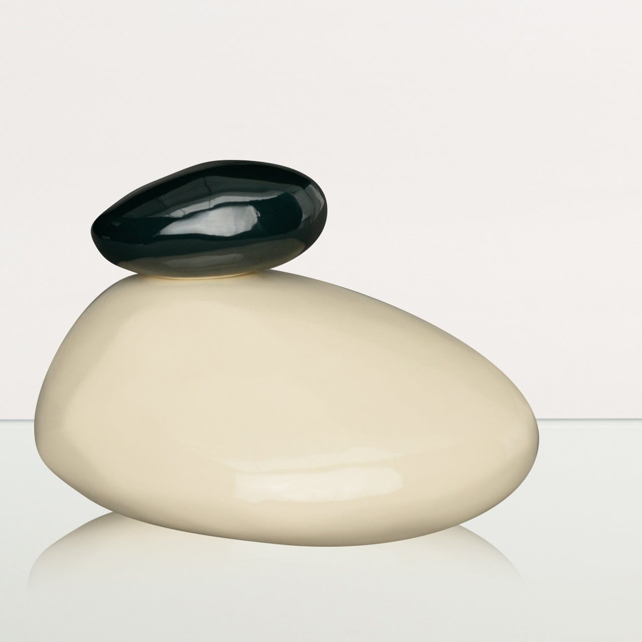 Pebbles Adult Cremation Urn for Ashes in Cream