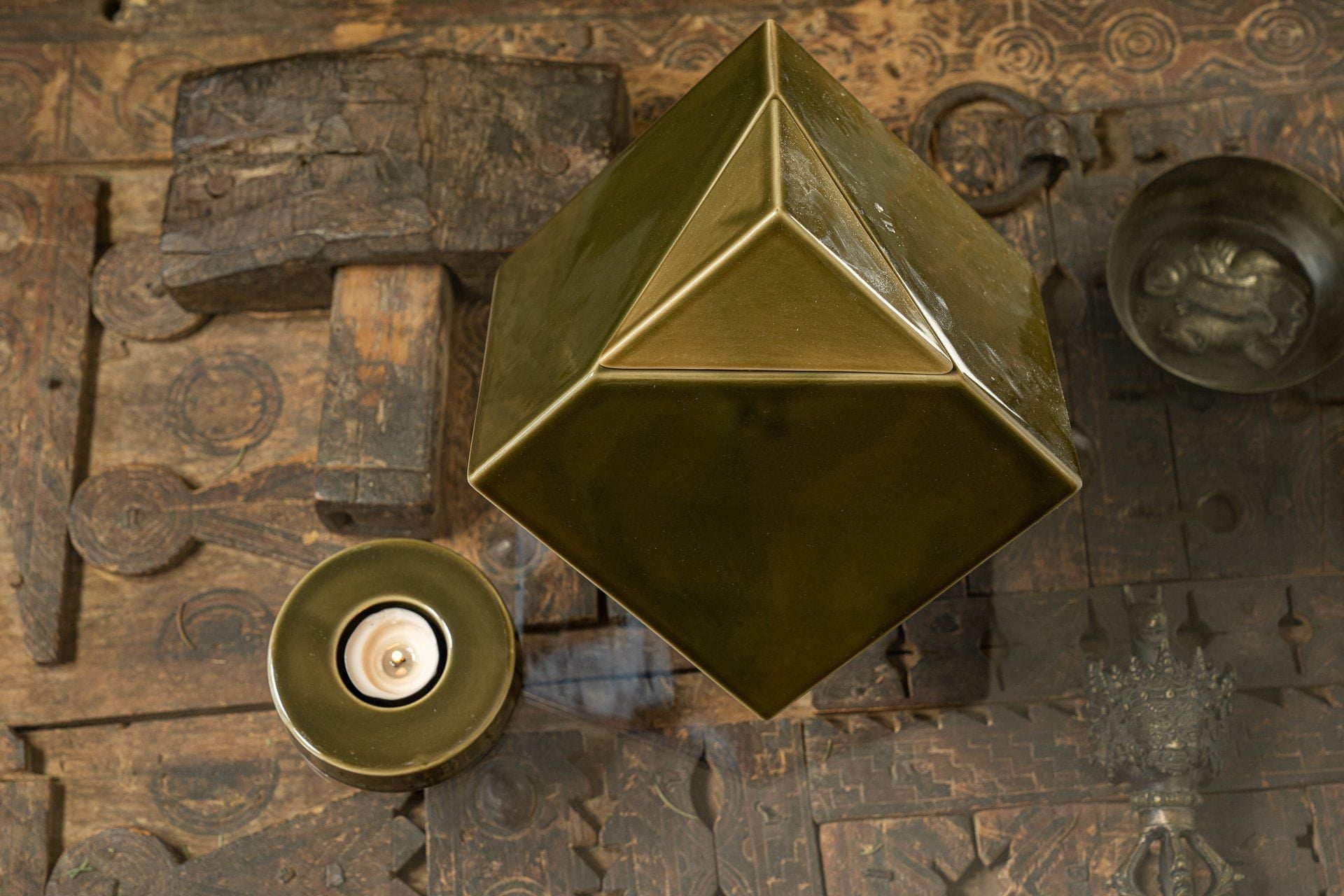 Caleo Candle Holder for Cremation Urns in Oily Green