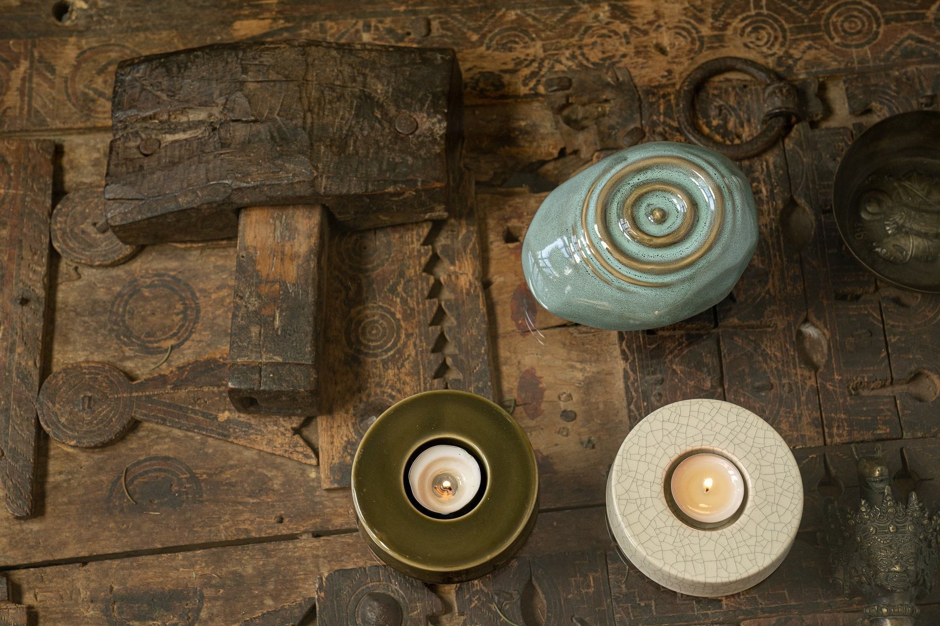 Caleo Candle Holder for Cremation Urns in Light Sand