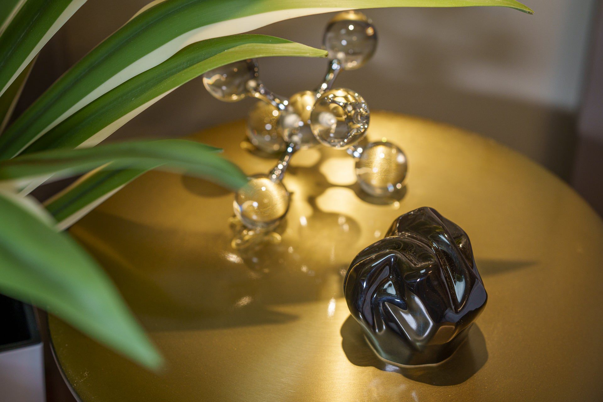Precious Small Urn for Ashes in Glossy Black