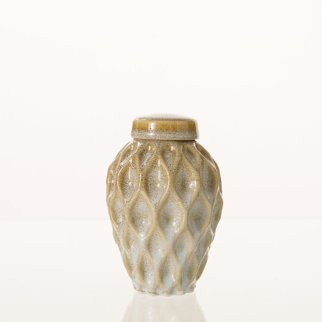 Echo Keepsake Urn for Ashes in Light Sand
