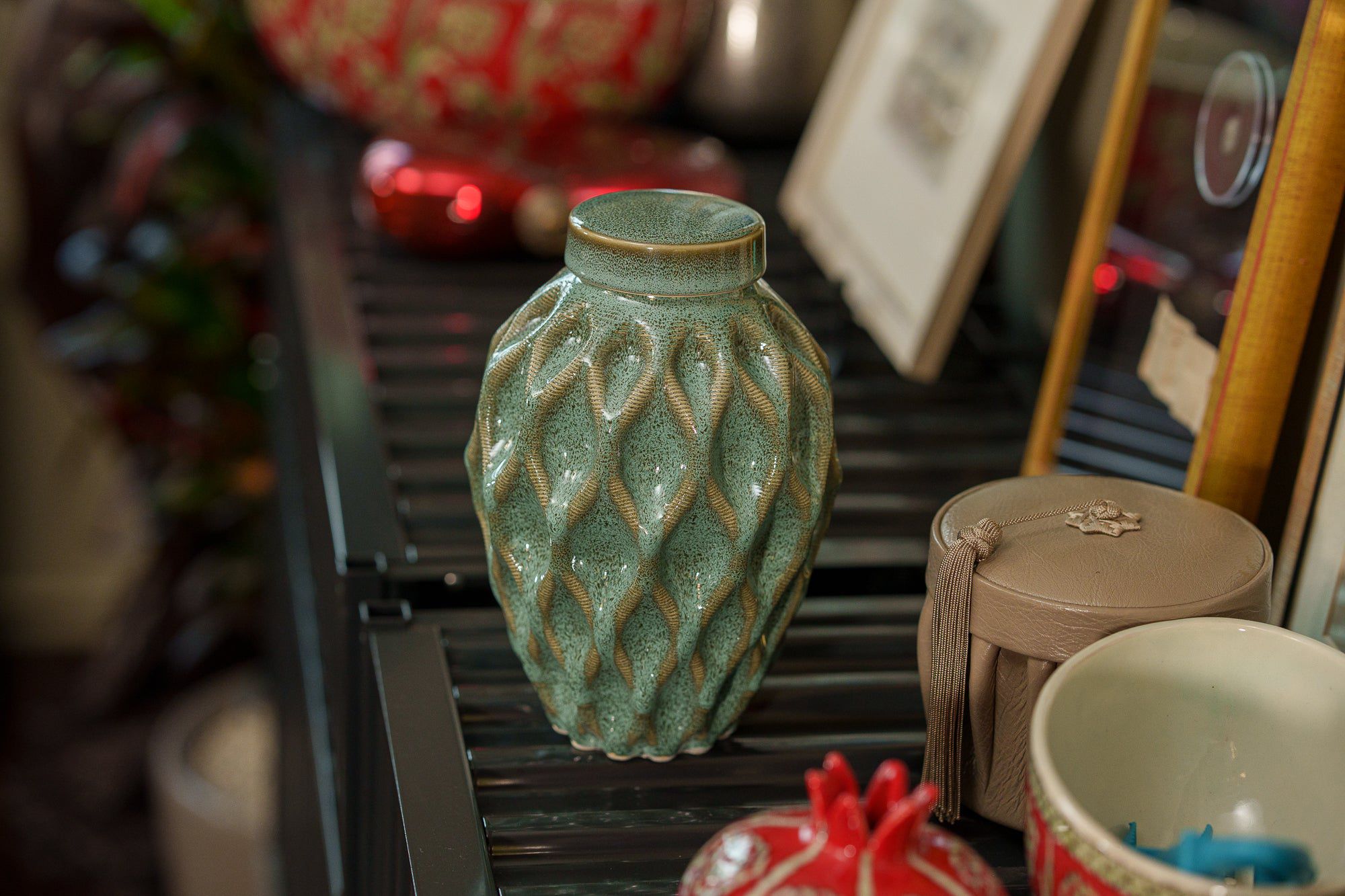 Echo Keepsake Urn for Ashes in Oily Green