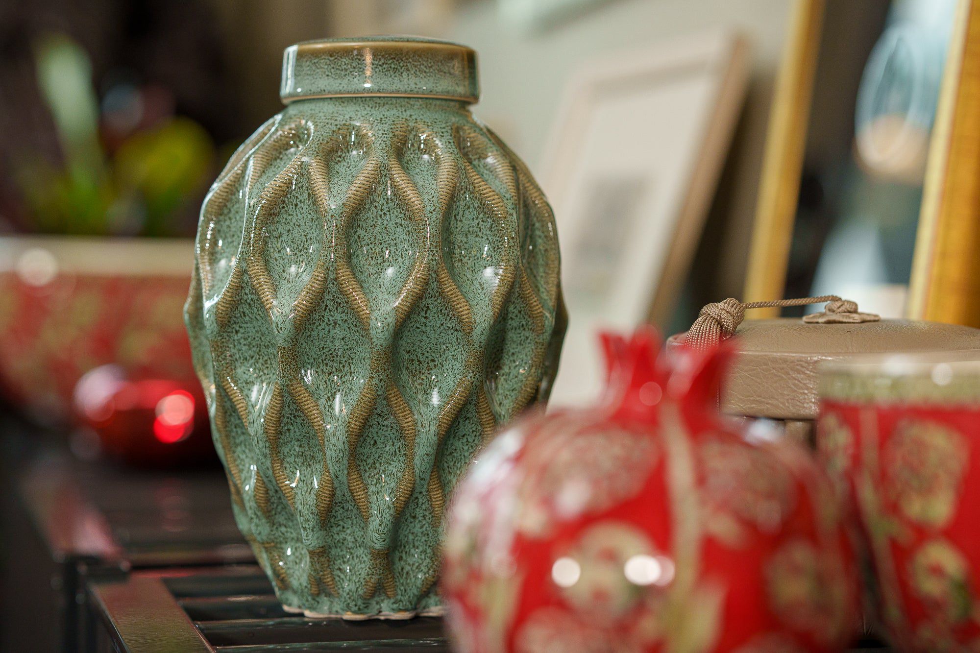 Echo Keepsake Urn for Ashes in Oily Green
