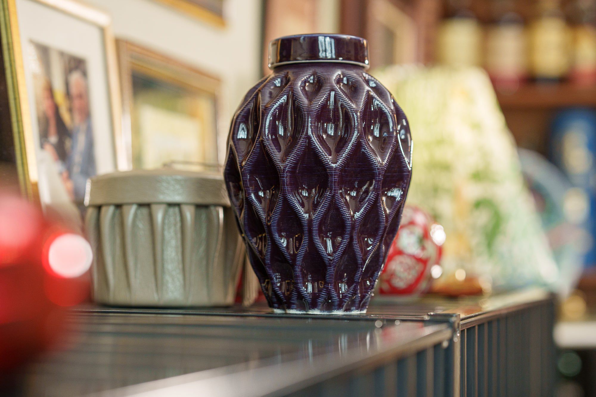 Echo Medium Urn for Ashes in Purple