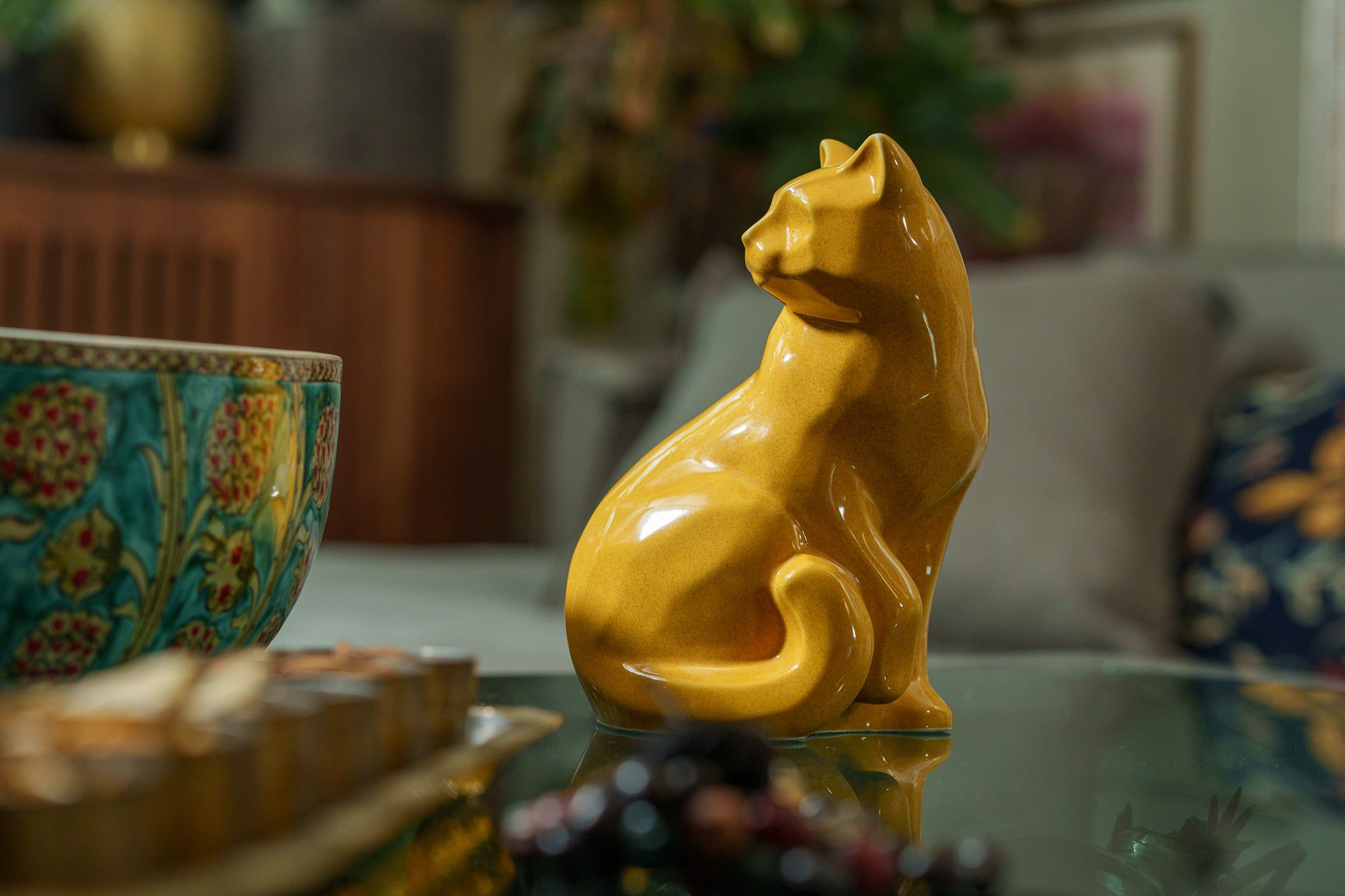 Felix Cat Urn for Ashes in Amber Yellow