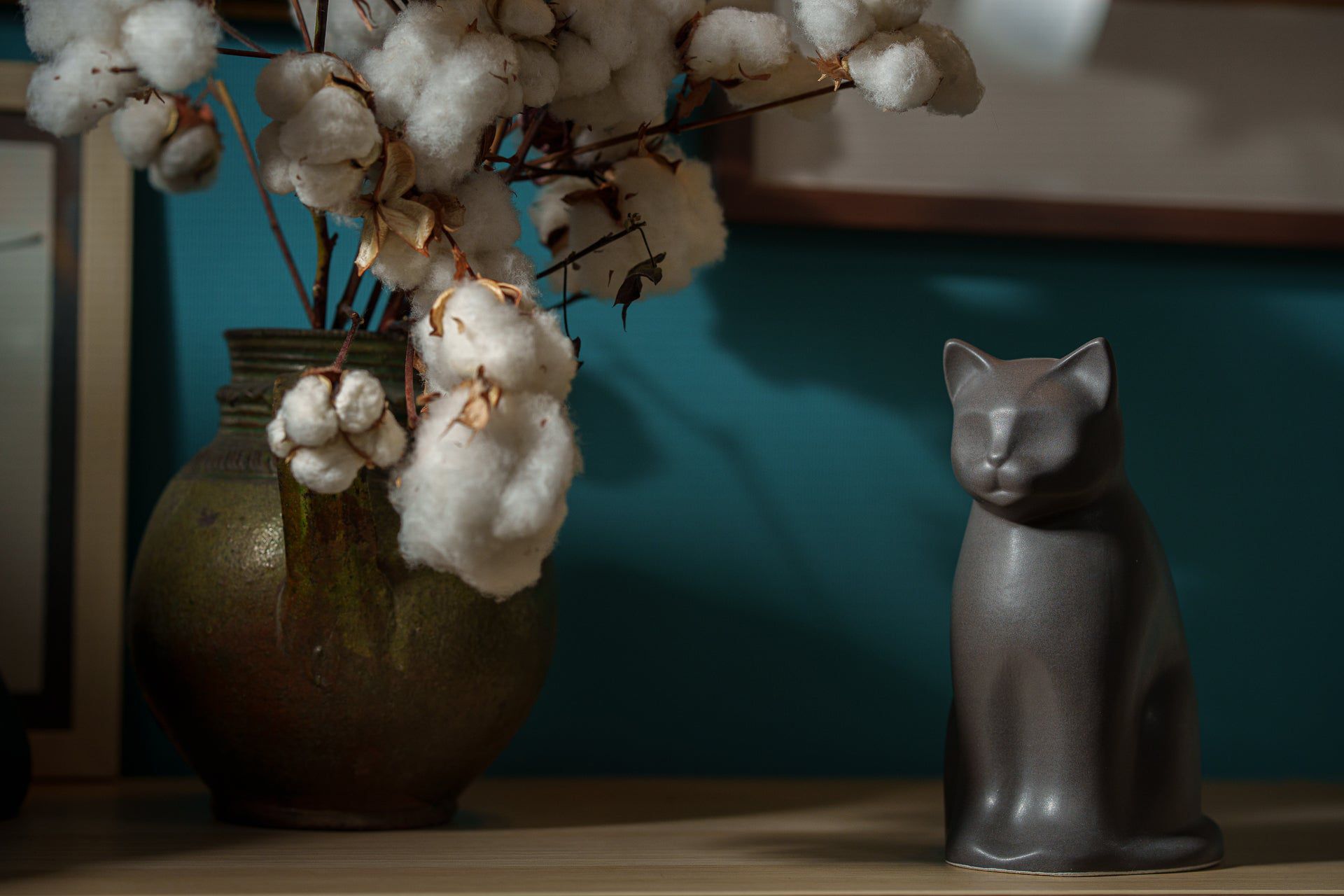 Meow Cat Pet Urn for Ashes in Matte Grey
