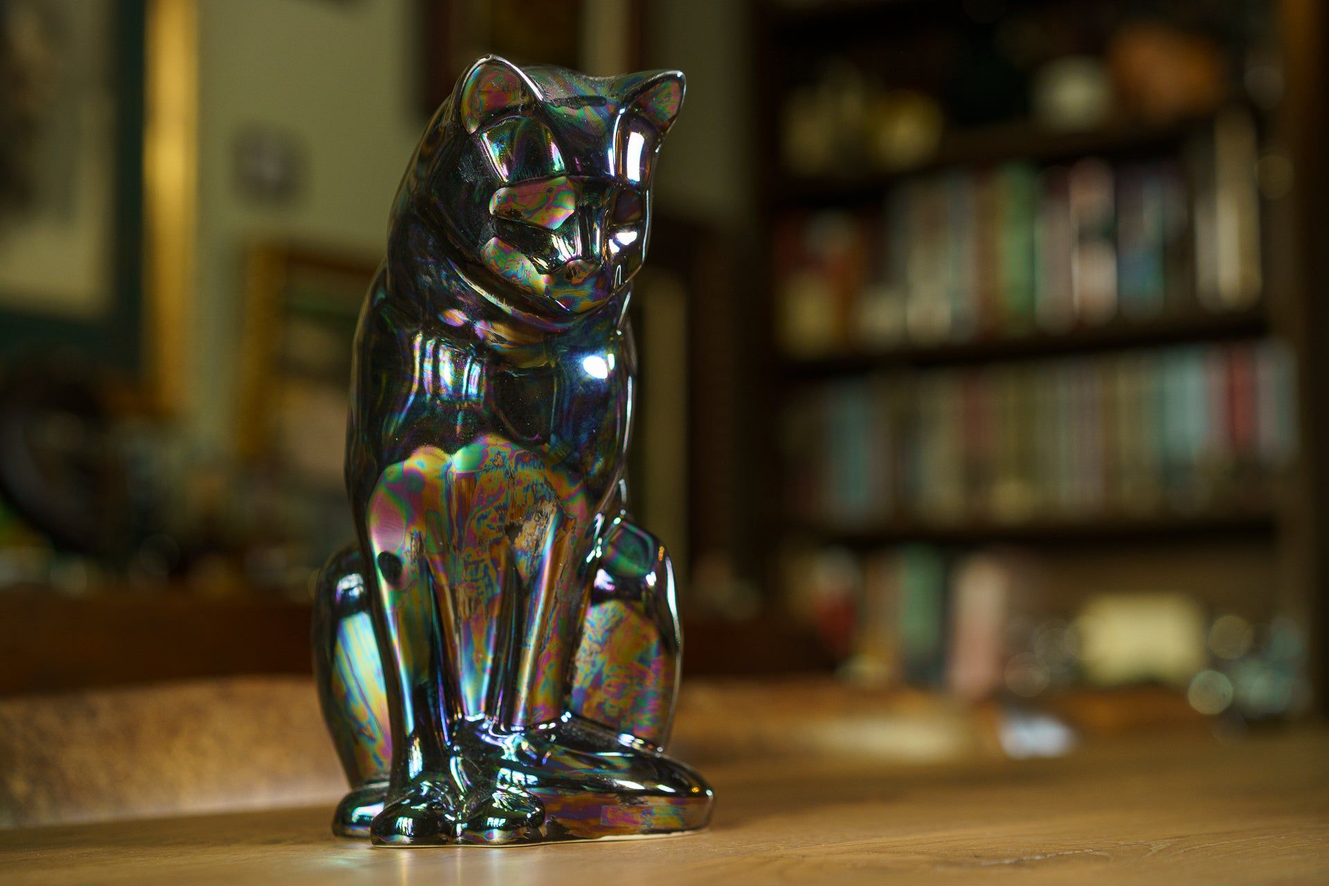 Sitting Cat Pet Urn for Ashes in Pearlescent White