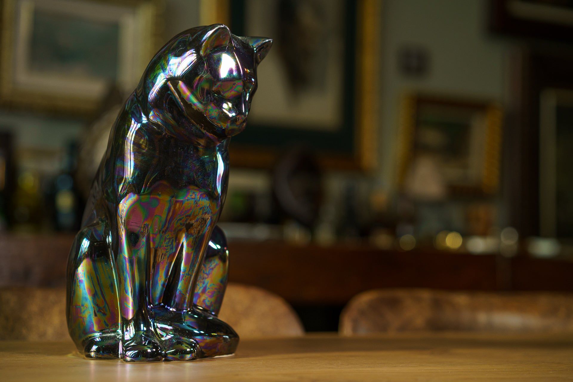 Sitting Cat Pet Urn for Ashes in Pearlescent White