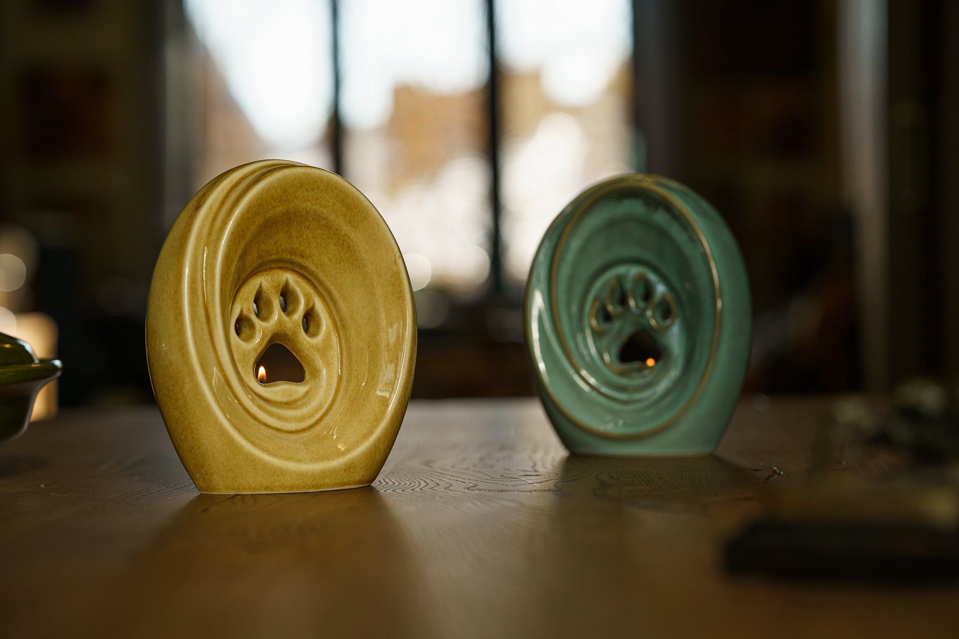 Paw Pet Urn for Ashes in Dark Sand