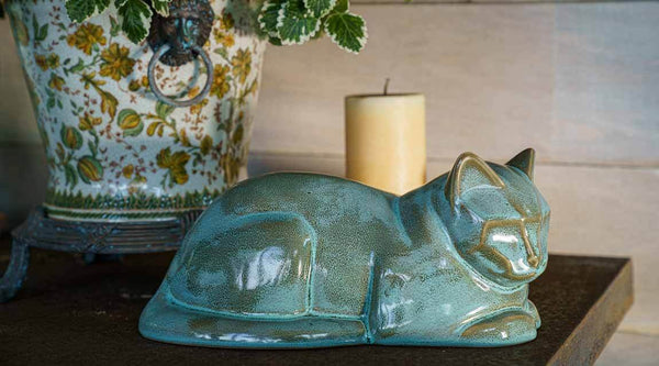 5 stunning cat cremation urns