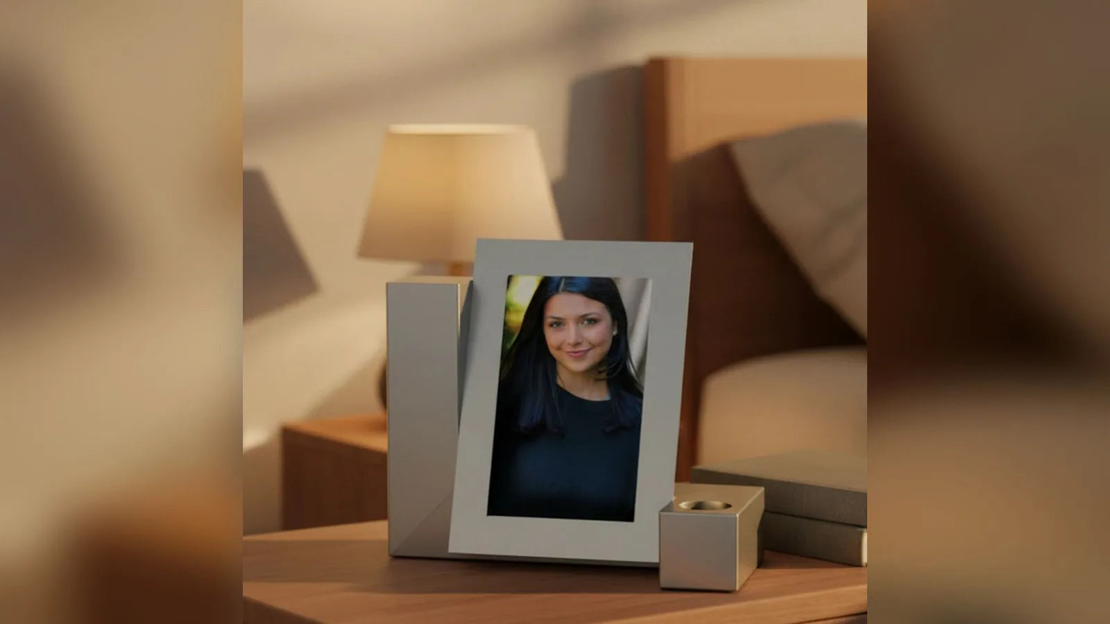 Photo Candle cremation urn on a bedside table