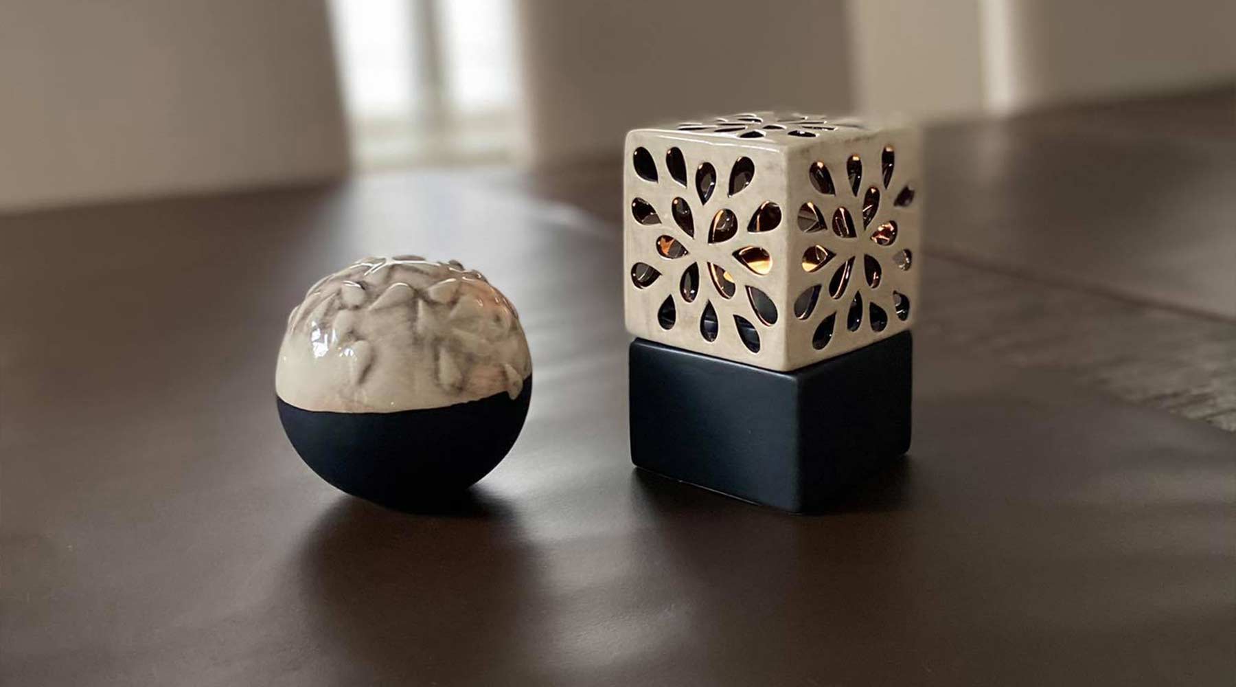 6 Loving Small Cremation Urns