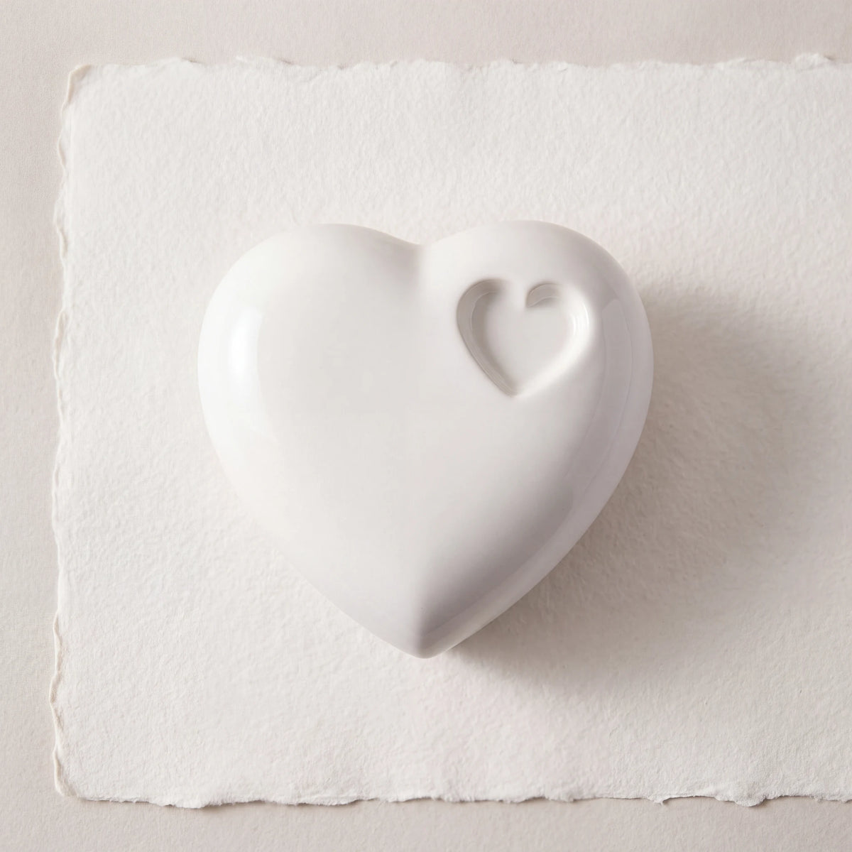 Big-Heart-Double-Urn-for-Ashes-in-Pure-White-heart_paper_above