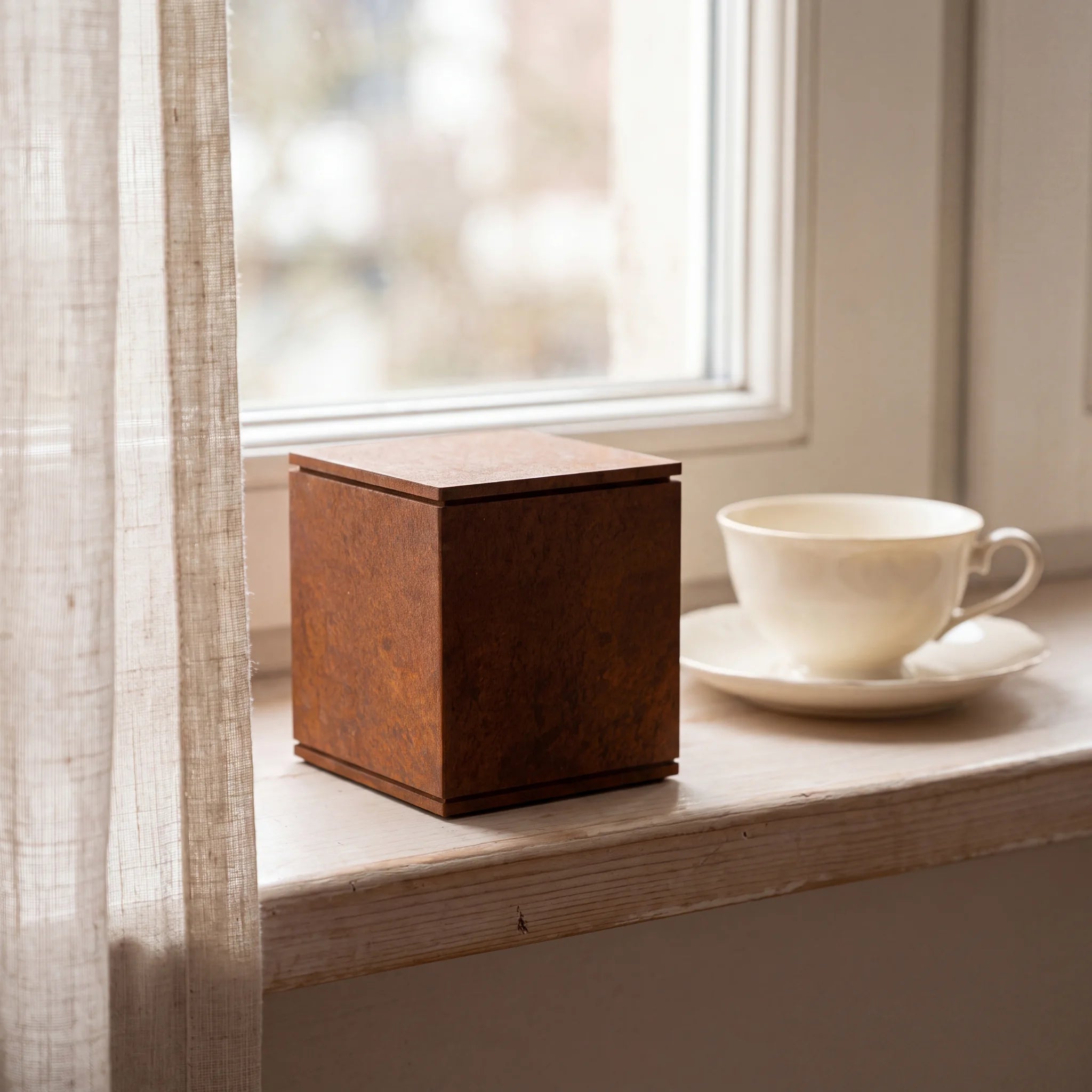 Box-Small-Urn-for-Ashes-in-Corten-Steel-keepsake_teacup_sill