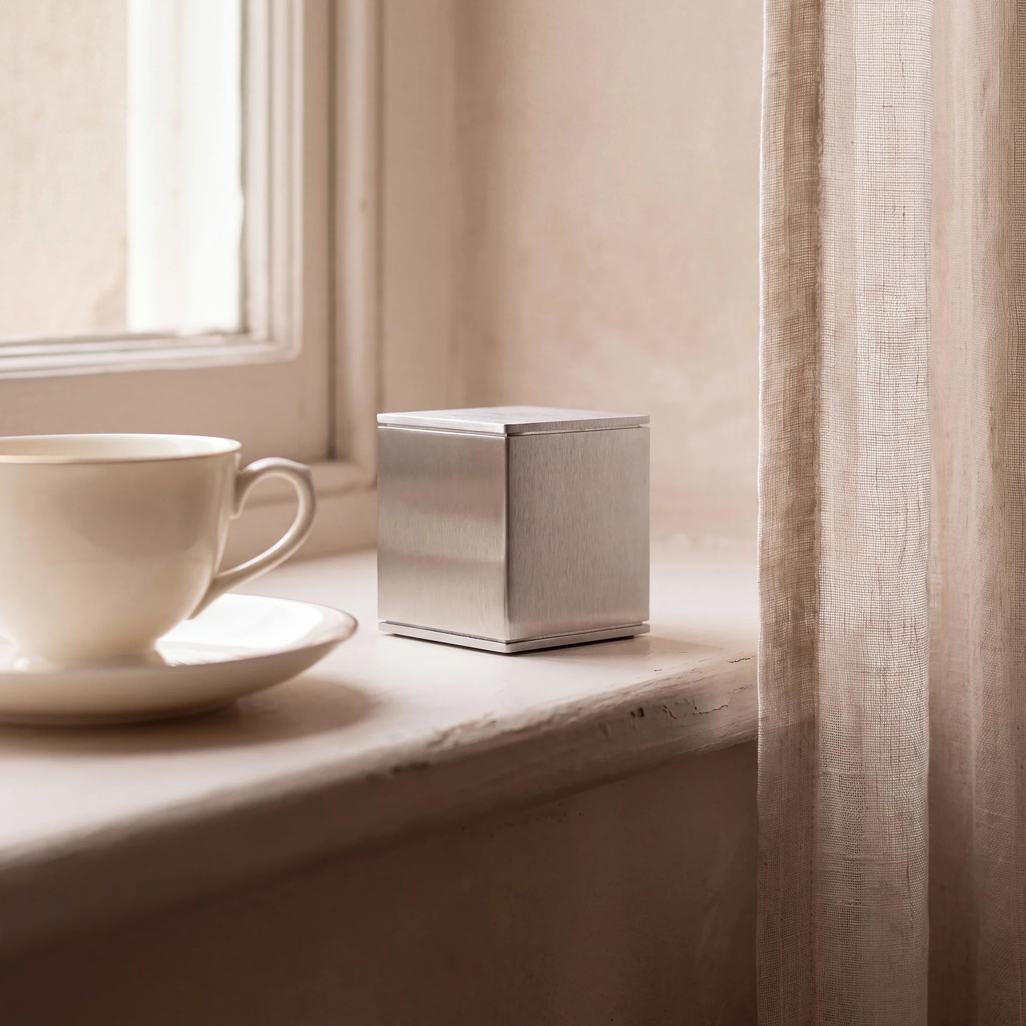 Box-Small-Urn-for-Ashes-in-Stainless-Steel-keepsake_teacup_sill