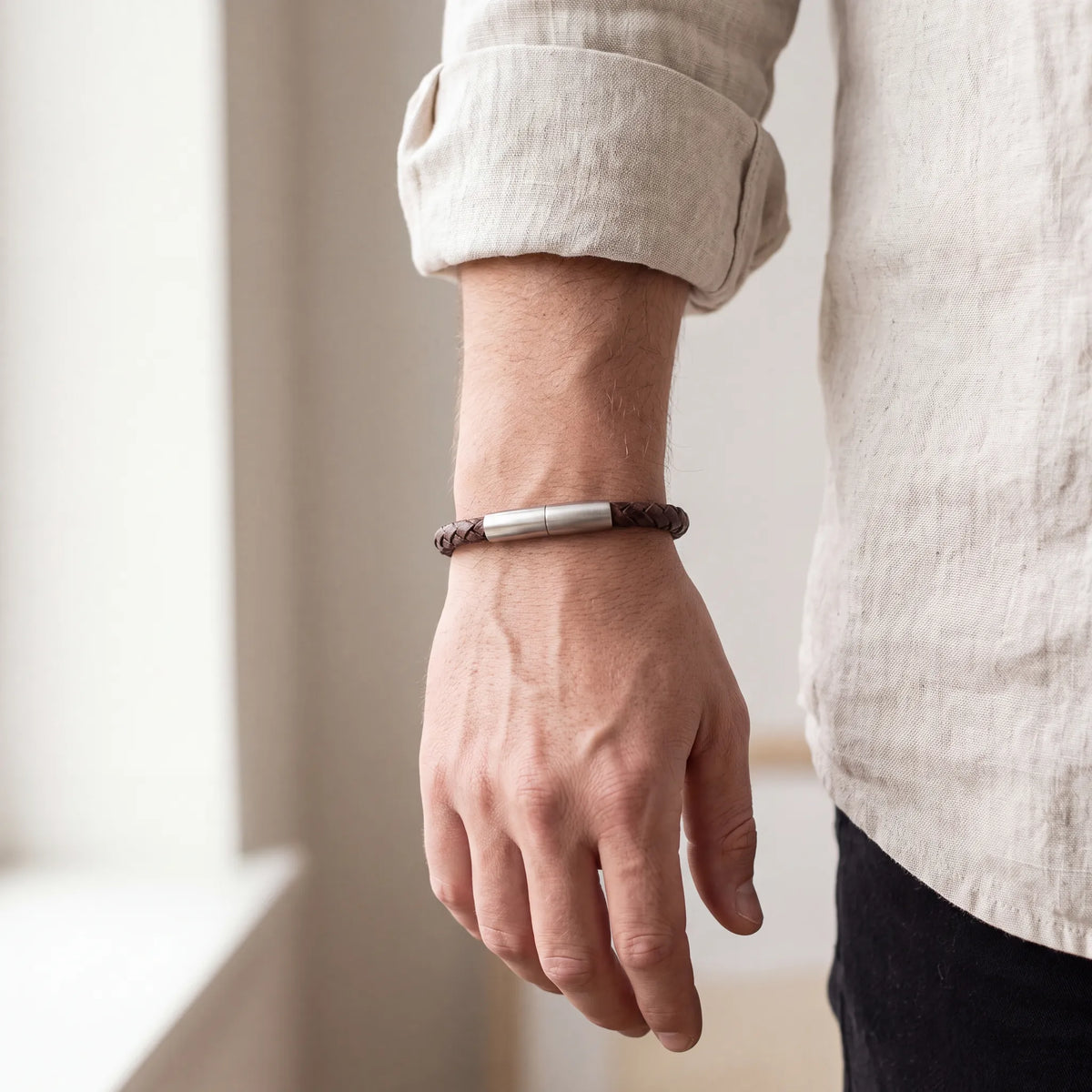 Braided-Leather-Ashes-Bracelet-For-Men-in-Brown-Single-Braid-On-the-Wrist