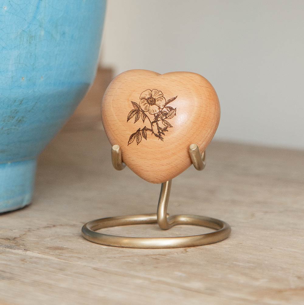 Heart Stand for Keepsake Urns – Large 400ml