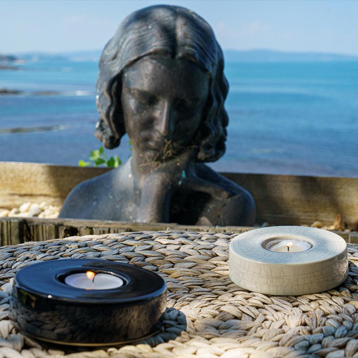 Caleo Keepsake Candle Outside in Crackle Glaze